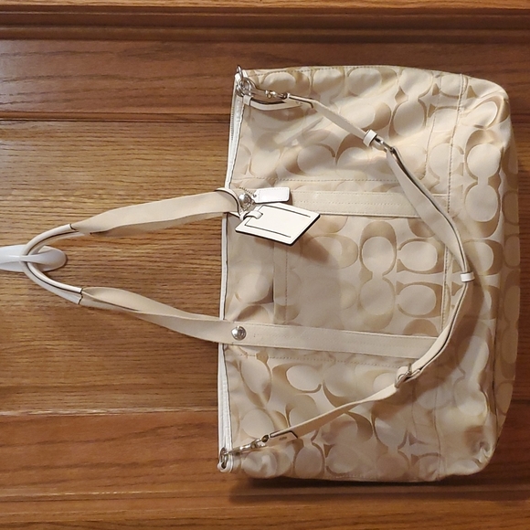 EUC Authentic tan Coach duffle travel tote. - Picture 1 of 9